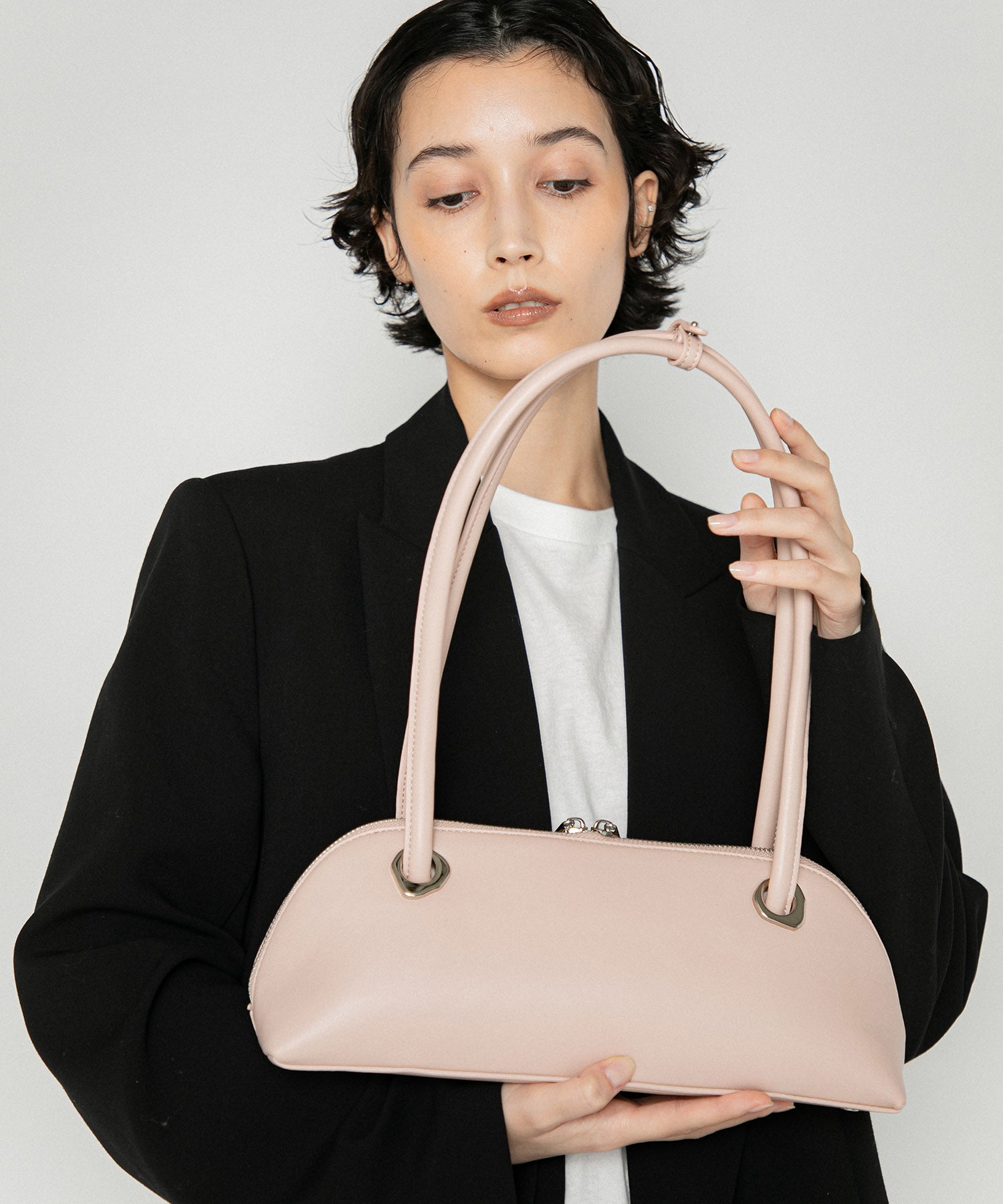 LE VERNIS] Eyelet slim boston bag | CASSELINI ONLINE SHOP