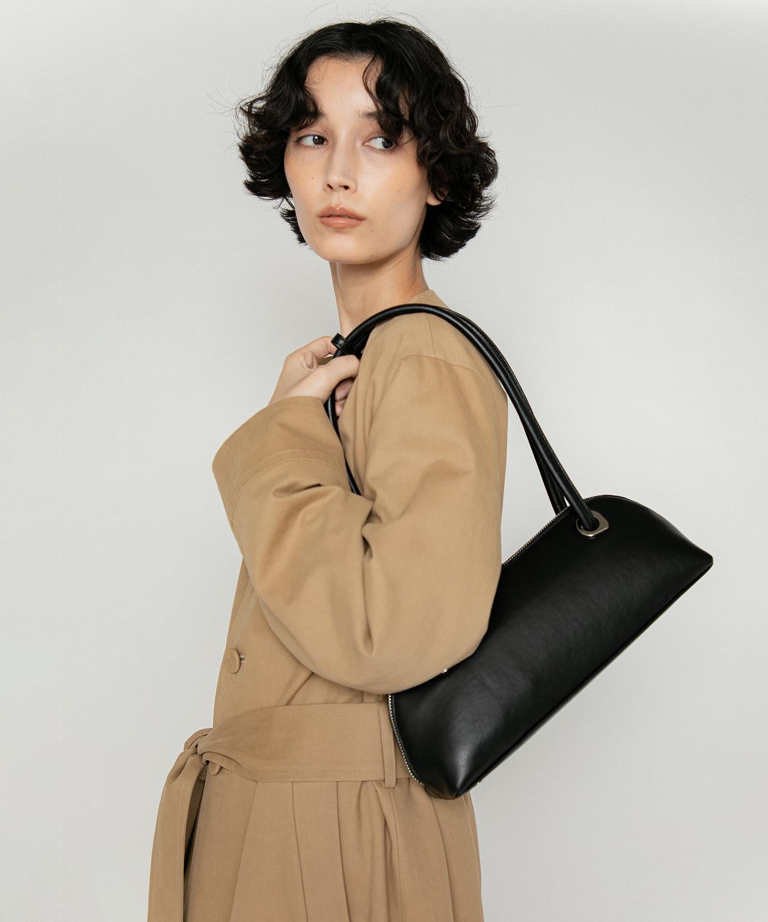 LE VERNIS] Eyelet slim boston bag | CASSELINI ONLINE SHOP